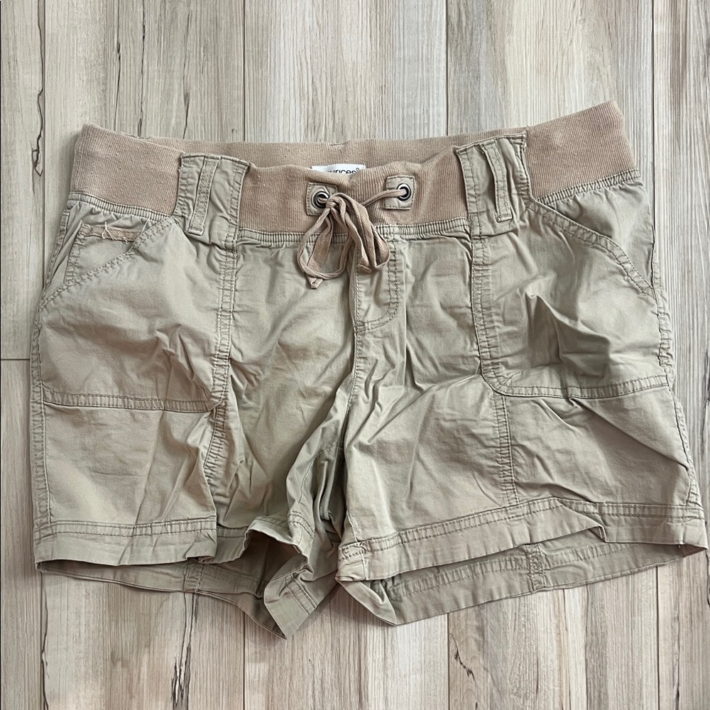 Maurices Women’s Cargo Tan Shorts